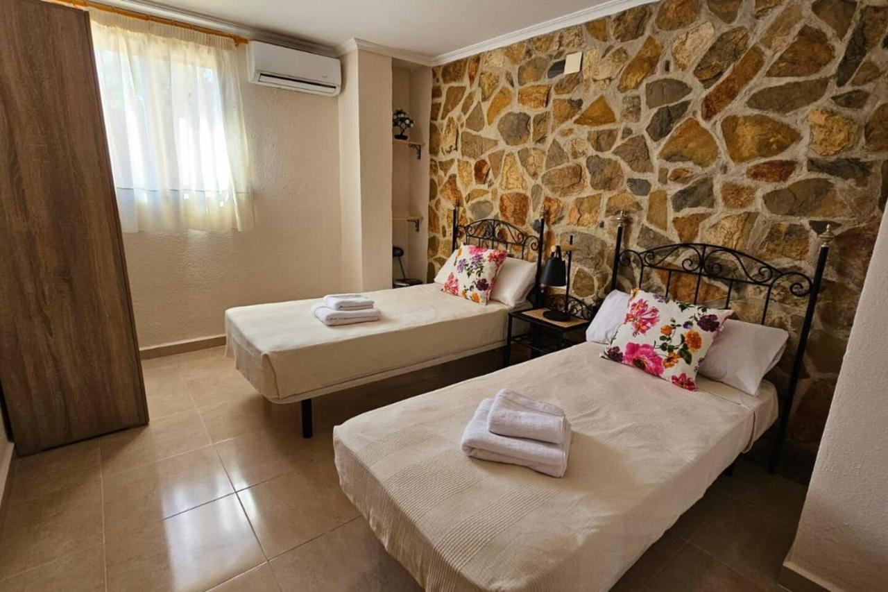 Buen Estar, Piscina, Barbacoa, Jacuzzi En Valencia Villa Turís Exterior photo