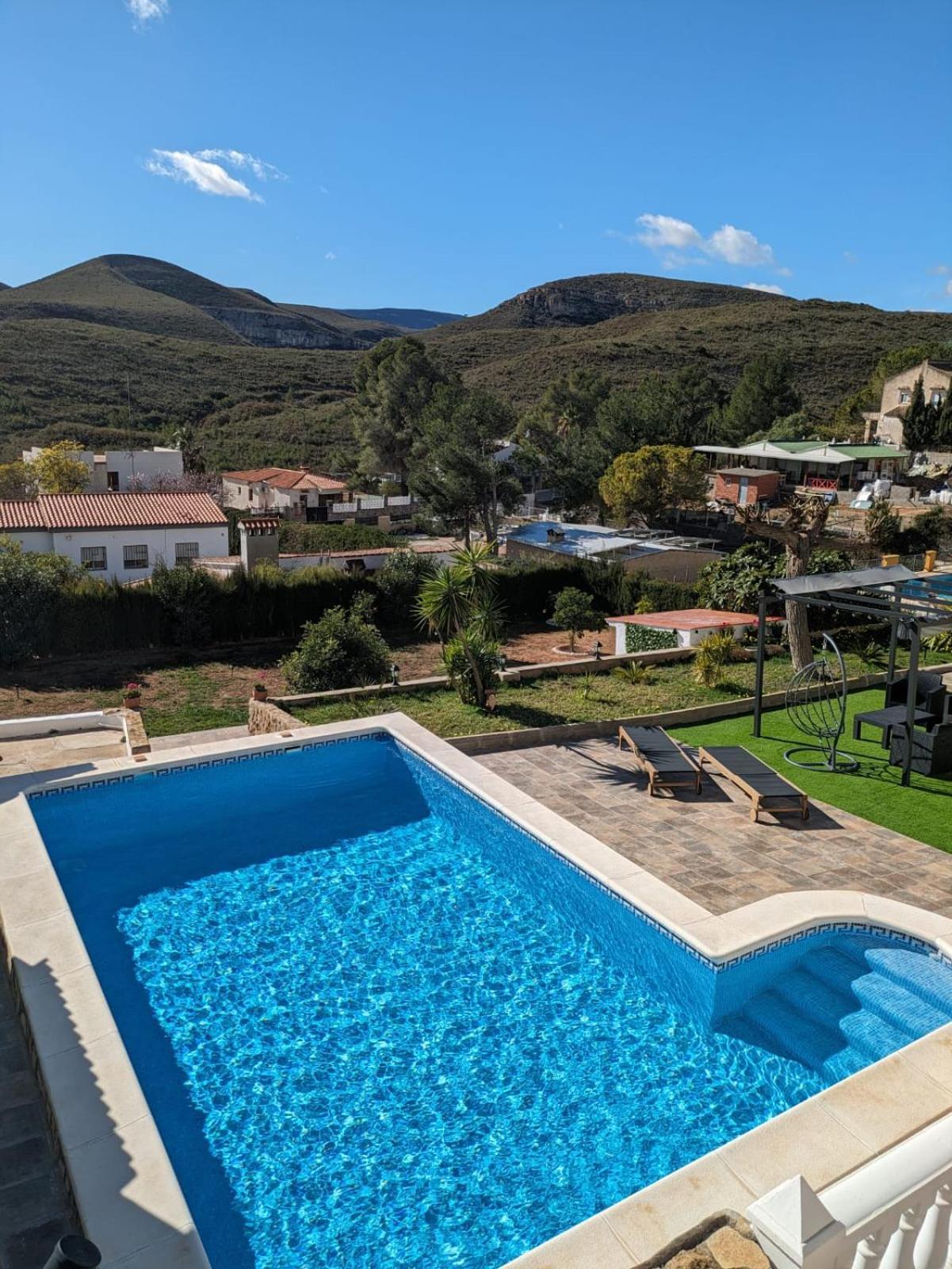 Buen Estar, Piscina, Barbacoa, Jacuzzi En Valencia Villa Turís Exterior photo